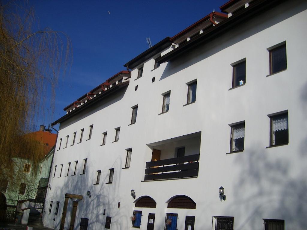 Hotel Pod Skalou Písek Buitenkant foto